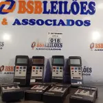 LOTE 018 - 03 ANEMÔMETROS E 05 MEDIDORES DE LUMINOSIDADE. (NO ESTADO) ATENÇÃO! FAZER A VISITAÇÃO ANTES DE ARREMATAR, NÃO SABEMOS SE FUNCIONA. LEILÃO NÃO TEM GARANTIA E NEM DEVOLUÇÃO, SUJEITO A POSSÍVEIS AVARIAS VISÍVEIS/OCULTAS E/OU AUSÊNCIA DE COMPONENTES.