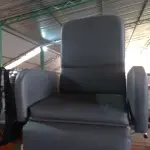 LOTE 204 - 01 POLTRONA PARA DESCANSO. (NO ESTADO) ATENÇÃO! FAZER A VISITAÇÃO ANTES DE ARREMATAR, NÃO SABEMOS SE FUNCIONA. LEILÃO NÃO TEM GARANTIA E NEM DEVOLUÇÃO, SUJEITO A POSSÍVEIS AVARIAS VISÍVEIS/OCULTAS E/OU AUSÊNCIA DE COMPONENTES.