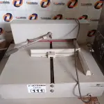 LOTE 111 - 01 GUILHOTINA DE MESA. (NO ESTADO) ATENÇÃO! FAZER A VISITAÇÃO ANTES DE ARREMATAR, NÃO SABEMOS SE FUNCIONA. LEILÃO NÃO TEM GARANTIA E NEM DEVOLUÇÃO, SUJEITO A POSSÍVEIS AVARIAS VISÍVEIS/OCULTAS E/OU AUSÊNCIA DE COMPONENTES.