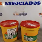 LOTE 162 - 02 BALDES DE SIKACRYL-203, SELANTE ACRÍLICO FLEXÍVEL 5KG. (NO ESTADO) ATENÇÃO! FAZER A VISITAÇÃO ANTES DE ARREMATAR, NÃO SABEMOS SE FUNCIONA. LEILÃO NÃO TEM GARANTIA E NEM DEVOLUÇÃO, SUJEITO A POSSÍVEIS AVARIAS VISÍVEIS/OCULTAS E/OU AUSÊNCIA DE COMPONENTES.