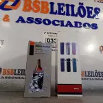 LOTE 033 - 01 GARRAFA TÉRMICA 500ML E 01 COPO DE CERVEJA 220ML. (NO ESTADO) ATENÇÃO! FAZER A VISITAÇÃO ANTES DE ARREMATAR, NÃO SABEMOS SE FUNCIONA. LEILÃO NÃO TEM GARANTIA E NEM DEVOLUÇÃO, SUJEITO A POSSÍVEIS AVARIAS VISÍVEIS/OCULTAS E/OU AUSÊNCIA DE COMPONENTES.