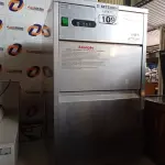 LOTE 109 - 01 MÁQUINA DE FAZER GELO 220V. (NO ESTADO) ATENÇÃO! FAZER A VISITAÇÃO ANTES DE ARREMATAR, NÃO SABEMOS SE FUNCIONA. LEILÃO NÃO TEM GARANTIA E NEM DEVOLUÇÃO, SUJEITO A POSSÍVEIS AVARIAS VISÍVEIS/OCULTAS E/OU AUSÊNCIA DE COMPONENTES.