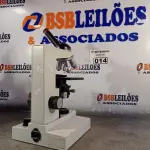 LOTE 014 - 01 MICROSCÓPIO. (NO ESTADO) ATENÇÃO! FAZER A VISITAÇÃO ANTES DE ARREMATAR, NÃO SABEMOS SE FUNCIONA. LEILÃO NÃO TEM GARANTIA E NEM DEVOLUÇÃO, SUJEITO A POSSÍVEIS AVARIAS VISÍVEIS/OCULTAS E/OU AUSÊNCIA DE COMPONENTES.