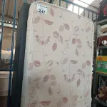 LOTE 247 - 01 CAMA BOX DE SOLTEIRO. (NO ESTADO) ATENÇÃO! FAZER A VISITAÇÃO ANTES DE ARREMATAR, NÃO SABEMOS SE FUNCIONA. LEILÃO NÃO TEM GARANTIA E NEM DEVOLUÇÃO, SUJEITO A POSSÍVEIS AVARIAS VISÍVEIS/OCULTAS E/OU AUSÊNCIA DE COMPONENTES.