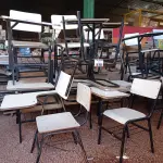 LOTE 630 - 12 CADEIRAS ESCOLAR. (NO ESTADO) ATENÇÃO! FAZER A VISITAÇÃO ANTES DE ARREMATAR, NÃO SABEMOS SE FUNCIONA. LEILÃO NÃO TEM GARANTIA E NEM DEVOLUÇÃO, SUJEITO A POSSÍVEIS AVARIAS VISÍVEIS/OCULTAS E/OU AUSÊNCIA DE COMPONENTES.