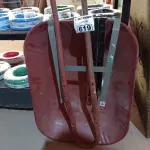 LOTE 619 - 03 PEÇAS PARA CARRINHO DE MÃO. (NO ESTADO) ATENÇÃO! FAZER A VISITAÇÃO ANTES DE ARREMATAR, NÃO SABEMOS SE FUNCIONA. LEILÃO NÃO TEM GARANTIA E NEM DEVOLUÇÃO, SUJEITO A POSSÍVEIS AVARIAS VISÍVEIS/OCULTAS E/OU AUSÊNCIA DE COMPONENTES.