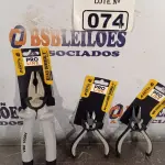 LOTE 074 - 01 KIT COM 03 ALICATES. (NO ESTADO) ATENÇÃO! FAZER A VISITAÇÃO ANTES DE ARREMATAR, NÃO SABEMOS SE FUNCIONA. LEILÃO NÃO TEM GARANTIA E NEM DEVOLUÇÃO, SUJEITO A POSSÍVEIS AVARIAS VISÍVEIS/OCULTAS E/OU AUSÊNCIA DE COMPONENTES.