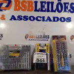 LOTE 044 - 01 MALETA 300 PEÇAS, KIT CHAVE TORK E KIT CHAVE CANHÃO. (NO ESTADO) ATENÇÃO! FAZER A VISITAÇÃO ANTES DE ARREMATAR, NÃO SABEMOS SE FUNCIONA. LEILÃO NÃO TEM GARANTIA E NEM DEVOLUÇÃO, SUJEITO A POSSÍVEIS AVARIAS VISÍVEIS/OCULTAS E/OU AUSÊNCIA DE COMPONENTES.