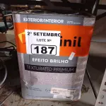 LOTE 187 - 01 LATA DE TEXTURATTO EFEITO BRILHO SUVINIL. (NO ESTADO) ATENÇÃO! FAZER A VISITAÇÃO ANTES DE ARREMATAR, NÃO SABEMOS SE FUNCIONA. LEILÃO NÃO TEM GARANTIA E NEM DEVOLUÇÃO, SUJEITO A POSSÍVEIS AVARIAS VISÍVEIS/OCULTAS E/OU AUSÊNCIA DE COMPONENTES.