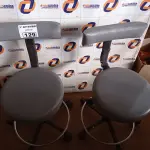 LOTE 129 - 02 BANQUETAS COM BASE GIRATÓRIA. (NO ESTADO) ATENÇÃO! FAZER A VISITAÇÃO ANTES DE ARREMATAR, NÃO SABEMOS SE FUNCIONA. LEILÃO NÃO TEM GARANTIA E NEM DEVOLUÇÃO, SUJEITO A POSSÍVEIS AVARIAS VISÍVEIS/OCULTAS E/OU AUSÊNCIA DE COMPONENTES.