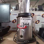LOTE 344 - 01 BASE E 01 LIQUIDIFICADOR INDUSTRIAL. (NO ESTADO) ATENÇÃO! FAZER A VISITAÇÃO ANTES DE ARREMATAR, NÃO SABEMOS SE FUNCIONA. LEILÃO NÃO TEM GARANTIA E NEM DEVOLUÇÃO, SUJEITO A POSSÍVEIS AVARIAS VISÍVEIS/OCULTAS E/OU AUSÊNCIA DE COMPONENTES.