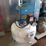 LOTE 288 - 01 COMPRESSOR DE AR ODONTOLÓGICO MARCA DABIATLANTE. (NO ESTADO) ATENÇÃO! FAZER A VISITAÇÃO ANTES DE ARREMATAR, NÃO SABEMOS SE FUNCIONA. LEILÃO NÃO TEM GARANTIA E NEM DEVOLUÇÃO, SUJEITO A POSSÍVEIS AVARIAS VISÍVEIS/OCULTAS E/OU AUSÊNCIA DE COMPONENTES.