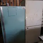 LOTE 535 - 02 GELADEIRAS MARCAS E MODELOS DIVERSOS PARA RETIRADA DE PEÇAS. (NO ESTADO) ATENÇÃO! FAZER A VISITAÇÃO ANTES DE ARREMATAR, NÃO SABEMOS SE FUNCIONA. LEILÃO NÃO TEM GARANTIA E NEM DEVOLUÇÃO, SUJEITO A POSSÍVEIS AVARIAS VISÍVEIS/OCULTAS E/OU AUSÊNCIA DE COMPONENTES.