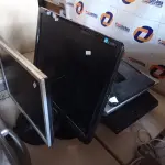 LOTE 327 - 07 MONITORES MARCAS E MODELOS DIVERSOS. (NO ESTADO) ATENÇÃO! FAZER A VISITAÇÃO ANTES DE ARREMATAR, NÃO SABEMOS SE FUNCIONA. LEILÃO NÃO TEM GARANTIA E NEM DEVOLUÇÃO, SUJEITO A POSSÍVEIS AVARIAS VISÍVEIS/OCULTAS E/OU AUSÊNCIA DE COMPONENTES.
