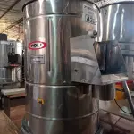 LOTE 428 - 01 DESCASCADOR DE BATATAS INDUSTRIAL. (NO ESTADO) ATENÇÃO! FAZER A VISITAÇÃO ANTES DE ARREMATAR, NÃO SABEMOS SE FUNCIONA. LEILÃO NÃO TEM GARANTIA E NEM DEVOLUÇÃO, SUJEITO A POSSÍVEIS AVARIAS VISÍVEIS/OCULTAS E/OU AUSÊNCIA DE COMPONENTES.