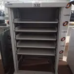 LOTE 532 - 01 CARRINHO PARA TRANSPORTE DE BANDEJAS. (NO ESTADO) ATENÇÃO! FAZER A VISITAÇÃO ANTES DE ARREMATAR, NÃO SABEMOS SE FUNCIONA. LEILÃO NÃO TEM GARANTIA E NEM DEVOLUÇÃO, SUJEITO A POSSÍVEIS AVARIAS VISÍVEIS/OCULTAS E/OU AUSÊNCIA DE COMPONENTES.