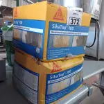 LOTE 372 - 02 CAIXAS DE SIKA TOP-100, REVESTIMENTO IMPERMEABILIZANTE SEMI-FLEXIVEL. (NO ESTADO) ATENÇÃO! FAZER A VISITAÇÃO ANTES DE ARREMATAR, NÃO SABEMOS SE FUNCIONA. LEILÃO NÃO TEM GARANTIA E NEM DEVOLUÇÃO, SUJEITO A POSSÍVEIS AVARIAS VISÍVEIS/OCULTAS E/OU AUSÊNCIA DE COMPONENTES.