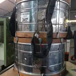 LOTE 347 - 02 INSTRUMENTOS MUSICAIS. (NO ESTADO) ATENÇÃO! FAZER A VISITAÇÃO ANTES DE ARREMATAR, NÃO SABEMOS SE FUNCIONA. LEILÃO NÃO TEM GARANTIA E NEM DEVOLUÇÃO, SUJEITO A POSSÍVEIS AVARIAS VISÍVEIS/OCULTAS E/OU AUSÊNCIA DE COMPONENTES.