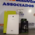 LOTE 583 - 01 SAMSUNG GALAXY TAB-E E 01 CARREGADOR MOTOROLA. (NO ESTADO) ATENÇÃO! FAZER A VISITAÇÃO ANTES DE ARREMATAR, NÃO SABEMOS SE FUNCIONA. LEILÃO NÃO TEM GARANTIA E NEM DEVOLUÇÃO, SUJEITO A POSSÍVEIS AVARIAS VISÍVEIS/OCULTAS E/OU AUSÊNCIA DE COMPONENTES.