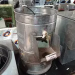 LOTE 362 - 01 DESCASCADOR DE BATATAS INDUSTRIAL. (NO ESTADO) ATENÇÃO! FAZER A VISITAÇÃO ANTES DE ARREMATAR, NÃO SABEMOS SE FUNCIONA. LEILÃO NÃO TEM GARANTIA E NEM DEVOLUÇÃO, SUJEITO A POSSÍVEIS AVARIAS VISÍVEIS/OCULTAS E/OU AUSÊNCIA DE COMPONENTES.