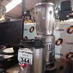 LOTE 344 - 01 BASE E 01 LIQUIDIFICADOR INDUSTRIAL. (NO ESTADO) ATENÇÃO! FAZER A VISITAÇÃO ANTES DE ARREMATAR, NÃO SABEMOS SE FUNCIONA. LEILÃO NÃO TEM GARANTIA E NEM DEVOLUÇÃO, SUJEITO A POSSÍVEIS AVARIAS VISÍVEIS/OCULTAS E/OU AUSÊNCIA DE COMPONENTES.