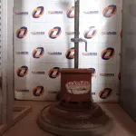 LOTE 563 - 01 ENCERADEIRA INDUSTRIAL. (NO ESTADO) ATENÇÃO! FAZER A VISITAÇÃO ANTES DE ARREMATAR, NÃO SABEMOS SE FUNCIONA. LEILÃO NÃO TEM GARANTIA E NEM DEVOLUÇÃO, SUJEITO A POSSÍVEIS AVARIAS VISÍVEIS/OCULTAS E/OU AUSÊNCIA DE COMPONENTES.