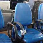 LOTE 259 - 01 LONGARINA DE 03 LUGARES. (NO ESTADO) ATENÇÃO! FAZER A VISITAÇÃO ANTES DE ARREMATAR, NÃO SABEMOS SE FUNCIONA. LEILÃO NÃO TEM GARANTIA E NEM DEVOLUÇÃO, SUJEITO A POSSÍVEIS AVARIAS VISÍVEIS/OCULTAS E/OU AUSÊNCIA DE COMPONENTES.