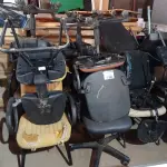 LOTE 536 - 01 LOTE COM VÁRIAS CADEIRAS DE ESCRITÓRIO MARCAS E MODELOS DIVERSOS. (NO ESTADO) ATENÇÃO! FAZER A VISITAÇÃO ANTES DE ARREMATAR, NÃO SABEMOS SE FUNCIONA. LEILÃO NÃO TEM GARANTIA E NEM DEVOLUÇÃO, SUJEITO A POSSÍVEIS AVARIAS VISÍVEIS/OCULTAS E/OU AUSÊNCIA DE COMPONENTES.
