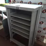 LOTE 532 - 01 CARRINHO PARA TRANSPORTE DE BANDEJAS. (NO ESTADO) ATENÇÃO! FAZER A VISITAÇÃO ANTES DE ARREMATAR, NÃO SABEMOS SE FUNCIONA. LEILÃO NÃO TEM GARANTIA E NEM DEVOLUÇÃO, SUJEITO A POSSÍVEIS AVARIAS VISÍVEIS/OCULTAS E/OU AUSÊNCIA DE COMPONENTES.