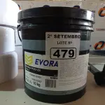 LOTE 479 - 01 BALDE DE GRAXA EVORA POLY EX NLGI:2 10KG. (NO ESTADO) ATENÇÃO! FAZER A VISITAÇÃO ANTES DE ARREMATAR, NÃO SABEMOS SE FUNCIONA. LEILÃO NÃO TEM GARANTIA E NEM DEVOLUÇÃO, SUJEITO A POSSÍVEIS AVARIAS VISÍVEIS/OCULTAS E/OU AUSÊNCIA DE COMPONENTES.