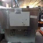 LOTE 425 - 01 REFRESQUEIRA EM INOX INCOMPLETA. (NO ESTADO) ATENÇÃO! FAZER A VISITAÇÃO ANTES DE ARREMATAR, NÃO SABEMOS SE FUNCIONA. LEILÃO NÃO TEM GARANTIA E NEM DEVOLUÇÃO, SUJEITO A POSSÍVEIS AVARIAS VISÍVEIS/OCULTAS E/OU AUSÊNCIA DE COMPONENTES.