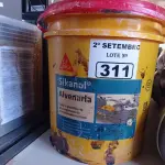 LOTE 311 - 01 BALDE DE SIKANOL ALVENARIA, ADITIVO PLASTIFICANTE PARA ARGAMASSA DE ASSENTAMENTO E REBOCO 18L. (NO ESTADO) ATENÇÃO! FAZER A VISITAÇÃO ANTES DE ARREMATAR, NÃO SABEMOS SE FUNCIONA. LEILÃO NÃO TEM GARANTIA E NEM DEVOLUÇÃO, SUJEITO A POSSÍVEIS AVARIAS VISÍVEIS/OCULTAS E/OU AUSÊNCIA DE COMPONENTES.