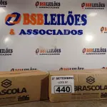 LOTE 440 - 02 CAIXAS COM COLA TUBO ST 175G COM 15 FRASCOS CADA. (NO ESTADO) ATENÇÃO! FAZER A VISITAÇÃO ANTES DE ARREMATAR, NÃO SABEMOS SE FUNCIONA. LEILÃO NÃO TEM GARANTIA E NEM DEVOLUÇÃO, SUJEITO A POSSÍVEIS AVARIAS VISÍVEIS/OCULTAS E/OU AUSÊNCIA DE COMPONENTES.