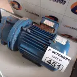 LOTE 451 - 01 BOMBA D’AGUA. (NO ESTADO) ATENÇÃO! FAZER A VISITAÇÃO ANTES DE ARREMATAR, NÃO SABEMOS SE FUNCIONA. LEILÃO NÃO TEM GARANTIA E NEM DEVOLUÇÃO, SUJEITO A POSSÍVEIS AVARIAS VISÍVEIS/OCULTAS E/OU AUSÊNCIA DE COMPONENTES.