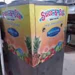 LOTE 421 - 01 REFRESQUEIRA INDUSTRIAL EM AÇO INOX. (NO ESTADO) ATENÇÃO! FAZER A VISITAÇÃO ANTES DE ARREMATAR, NÃO SABEMOS SE FUNCIONA. LEILÃO NÃO TEM GARANTIA E NEM DEVOLUÇÃO, SUJEITO A POSSÍVEIS AVARIAS VISÍVEIS/OCULTAS E/OU AUSÊNCIA DE COMPONENTES.