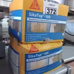 LOTE 372 - 02 CAIXAS DE SIKA TOP-100, REVESTIMENTO IMPERMEABILIZANTE SEMI-FLEXIVEL. (NO ESTADO) ATENÇÃO! FAZER A VISITAÇÃO ANTES DE ARREMATAR, NÃO SABEMOS SE FUNCIONA. LEILÃO NÃO TEM GARANTIA E NEM DEVOLUÇÃO, SUJEITO A POSSÍVEIS AVARIAS VISÍVEIS/OCULTAS E/OU AUSÊNCIA DE COMPONENTES.