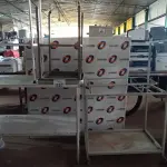 LOTE 527 - 01 CARRINHO COM RODINHAS E 03 MESAS MARCAS E MODELOS DIVERSOS. (NO ESTADO) ATENÇÃO! FAZER A VISITAÇÃO ANTES DE ARREMATAR, NÃO SABEMOS SE FUNCIONA. LEILÃO NÃO TEM GARANTIA E NEM DEVOLUÇÃO, SUJEITO A POSSÍVEIS AVARIAS VISÍVEIS/OCULTAS E/OU AUSÊNCIA DE COMPONENTES.