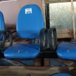 LOTE 579 - 01 LONGARINA DE 03 LUGARES. (NO ESTADO) ATENÇÃO! FAZER A VISITAÇÃO ANTES DE ARREMATAR, NÃO SABEMOS SE FUNCIONA. LEILÃO NÃO TEM GARANTIA E NEM DEVOLUÇÃO, SUJEITO A POSSÍVEIS AVARIAS VISÍVEIS/OCULTAS E/OU AUSÊNCIA DE COMPONENTES.