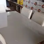 LOTE 389 - 01 MESA EM MADEIRA COM TAMPO OFF WHITE E 06 CADEIRAS ESTOFADAS. (NO ESTADO) ATENÇÃO! FAZER A VISITAÇÃO ANTES DE ARREMATAR, NÃO SABEMOS SE FUNCIONA. LEILÃO NÃO TEM GARANTIA E NEM DEVOLUÇÃO, SUJEITO A POSSÍVEIS AVARIAS VISÍVEIS/OCULTAS E/OU AUSÊNCIA DE COMPONENTES.