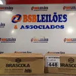 LOTE 448 - 02 CAIXAS COM COLA TUBO ST 175G COM 15 FRASCOS CADA. (NO ESTADO) ATENÇÃO! FAZER A VISITAÇÃO ANTES DE ARREMATAR, NÃO SABEMOS SE FUNCIONA. LEILÃO NÃO TEM GARANTIA E NEM DEVOLUÇÃO, SUJEITO A POSSÍVEIS AVARIAS VISÍVEIS/OCULTAS E/OU AUSÊNCIA DE COMPONENTES.