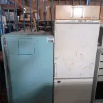 LOTE 535 - 02 GELADEIRAS MARCAS E MODELOS DIVERSOS PARA RETIRADA DE PEÇAS. (NO ESTADO) ATENÇÃO! FAZER A VISITAÇÃO ANTES DE ARREMATAR, NÃO SABEMOS SE FUNCIONA. LEILÃO NÃO TEM GARANTIA E NEM DEVOLUÇÃO, SUJEITO A POSSÍVEIS AVARIAS VISÍVEIS/OCULTAS E/OU AUSÊNCIA DE COMPONENTES.