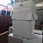 LOTE 303 - 02 PUFF, 02 CRIADOS MUDOS E 01 ARMÁRIO BAIXO SEM PORTAS. (NO ESTADO) ATENÇÃO! FAZER A VISITAÇÃO ANTES DE ARREMATAR, NÃO SABEMOS SE FUNCIONA. LEILÃO NÃO TEM GARANTIA E NEM DEVOLUÇÃO, SUJEITO A POSSÍVEIS AVARIAS VISÍVEIS/OCULTAS E/OU AUSÊNCIA DE COMPONENTES.
