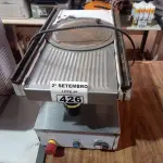 LOTE 426 - 01 CORTADOR DE FRIOS. (NO ESTADO) ATENÇÃO! FAZER A VISITAÇÃO ANTES DE ARREMATAR, NÃO SABEMOS SE FUNCIONA. LEILÃO NÃO TEM GARANTIA E NEM DEVOLUÇÃO, SUJEITO A POSSÍVEIS AVARIAS VISÍVEIS/OCULTAS E/OU AUSÊNCIA DE COMPONENTES.