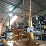 LOTE 284 - 02 INSTRUMENTOS MUSICAIS. (NO ESTADO) ATENÇÃO! FAZER A VISITAÇÃO ANTES DE ARREMATAR, NÃO SABEMOS SE FUNCIONA. LEILÃO NÃO TEM GARANTIA E NEM DEVOLUÇÃO, SUJEITO A POSSÍVEIS AVARIAS VISÍVEIS/OCULTAS E/OU AUSÊNCIA DE COMPONENTES.