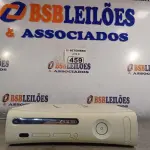 LOTE 459 - 01 XBOX 360. (NO ESTADO) ATENÇÃO! FAZER A VISITAÇÃO ANTES DE ARREMATAR, NÃO SABEMOS SE FUNCIONA. LEILÃO NÃO TEM GARANTIA E NEM DEVOLUÇÃO, SUJEITO A POSSÍVEIS AVARIAS VISÍVEIS/OCULTAS E/OU AUSÊNCIA DE COMPONENTES.