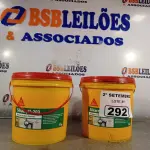 LOTE 292 - 02 BALDES DE SIKACRYL-203, SELANTE ACRÍLICO FLEXÍVEL 5KG. (NO ESTADO) ATENÇÃO! FAZER A VISITAÇÃO ANTES DE ARREMATAR, NÃO SABEMOS SE FUNCIONA. LEILÃO NÃO TEM GARANTIA E NEM DEVOLUÇÃO, SUJEITO A POSSÍVEIS AVARIAS VISÍVEIS/OCULTAS E/OU AUSÊNCIA DE COMPONENTES.