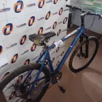LOTE 567 - 01 BICICLETA ARO 29. (NO ESTADO) ATENÇÃO! FAZER A VISITAÇÃO ANTES DE ARREMATAR, NÃO SABEMOS SE FUNCIONA. LEILÃO NÃO TEM GARANTIA E NEM DEVOLUÇÃO, SUJEITO A POSSÍVEIS AVARIAS VISÍVEIS/OCULTAS E/OU AUSÊNCIA DE COMPONENTES.