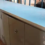 LOTE 491 - 01 ARMÁRIO BAIXO EM AÇO COM 04 PORTAS. (NO ESTADO) ATENÇÃO! FAZER A VISITAÇÃO ANTES DE ARREMATAR, NÃO SABEMOS SE FUNCIONA. LEILÃO NÃO TEM GARANTIA E NEM DEVOLUÇÃO, SUJEITO A POSSÍVEIS AVARIAS VISÍVEIS/OCULTAS E/OU AUSÊNCIA DE COMPONENTES.