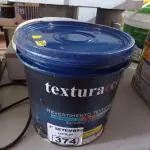 LOTE 374 - 01 BALDE DE REVESTIMENTO TEXTURIZADO INTERIORES/EXTERIORES NA COR BRANCO BASE. (NO ESTADO) ATENÇÃO! FAZER A VISITAÇÃO ANTES DE ARREMATAR, NÃO SABEMOS SE FUNCIONA. LEILÃO NÃO TEM GARANTIA E NEM DEVOLUÇÃO, SUJEITO A POSSÍVEIS AVARIAS VISÍVEIS/OCULTAS E/OU AUSÊNCIA DE COMPONENTES.