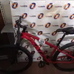 LOTE 568 - 01 BICICLETA ARO 29. (NO ESTADO) ATENÇÃO! FAZER A VISITAÇÃO ANTES DE ARREMATAR, NÃO SABEMOS SE FUNCIONA. LEILÃO NÃO TEM GARANTIA E NEM DEVOLUÇÃO, SUJEITO A POSSÍVEIS AVARIAS VISÍVEIS/OCULTAS E/OU AUSÊNCIA DE COMPONENTES.